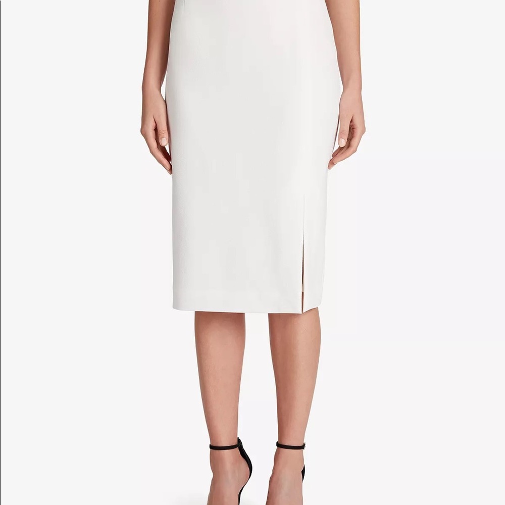 Tahari Size 8 Off-White Lined Skirt